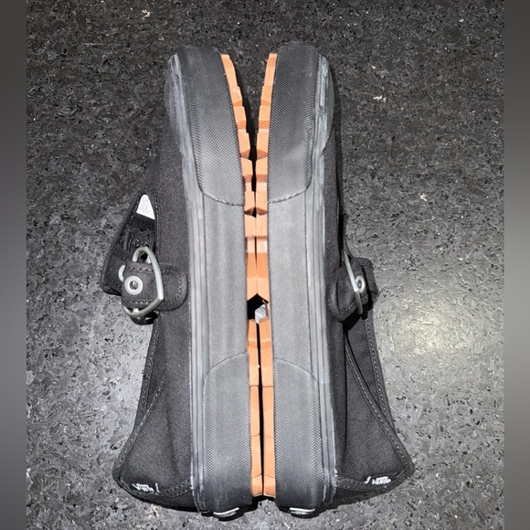 NEW VANS BLACK Style 93 Mary Jane Sneakers Silver Heart Buckle SZ 6.5 - Picture 9 of 11